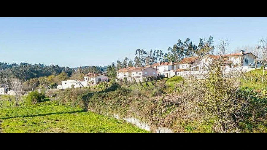 Terreno para Venda em Pinheiro da Bemposta, Travanca e Palmaz