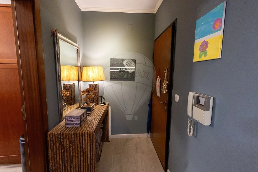 Apartamento T2 para Venda em Rio de Mouro Foto 11