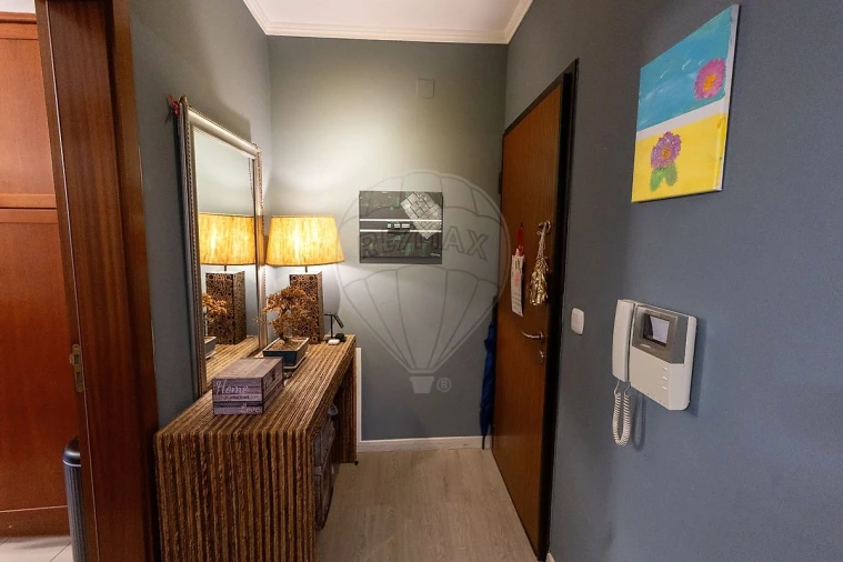 Apartamento T2 para Venda em Rio de Mouro Foto 11
