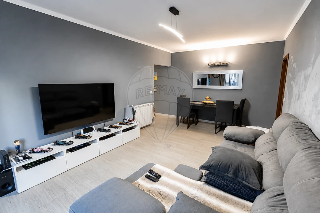 Apartamento T2 para Venda em Rio de Mouro Foto 8