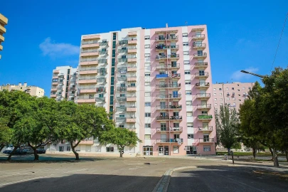 Apartamento T2 para Venda em Carregado e Cadafais