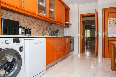 Apartamento T2 para Venda em Carregado e Cadafais