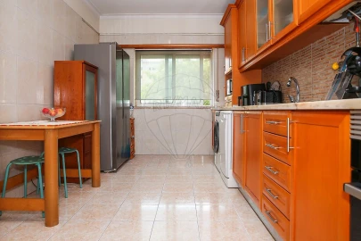 Apartamento T2 para Venda em Carregado e Cadafais
