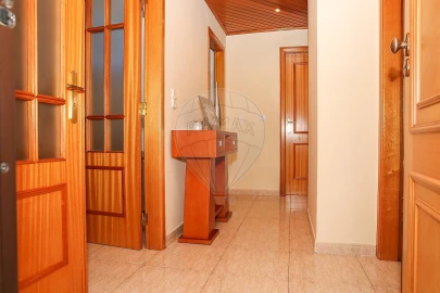 Apartamento T2 para Venda em Carregado e Cadafais