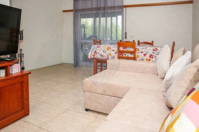 Apartamento T2 para Venda em Carregado e Cadafais