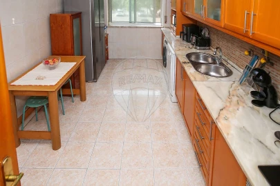 Apartamento T2 para Venda em Carregado e Cadafais