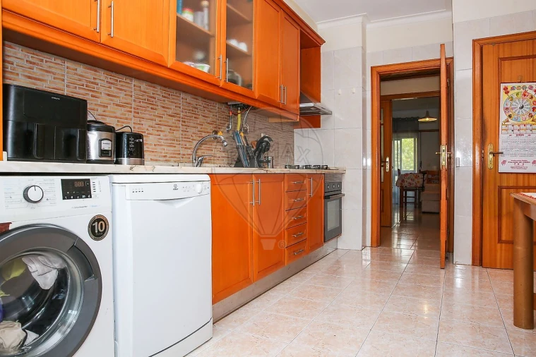 Apartamento T2 para Venda em Carregado e Cadafais Foto 3