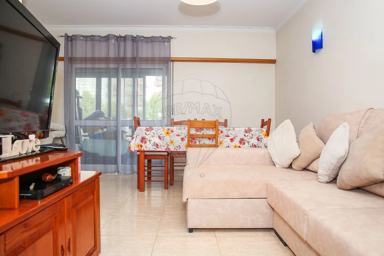 Apartamento T2 para Venda em Carregado e Cadafais Foto 7