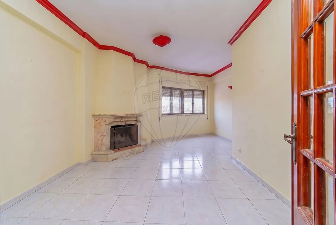 Apartamento T3 para Venda em Loures Foto 3