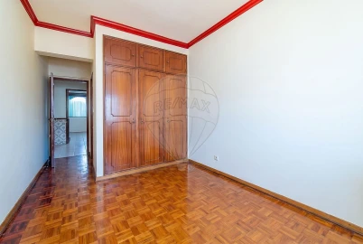Apartamento T3 para Venda em Loures