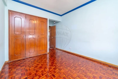 Apartamento T3 para Venda em Loures