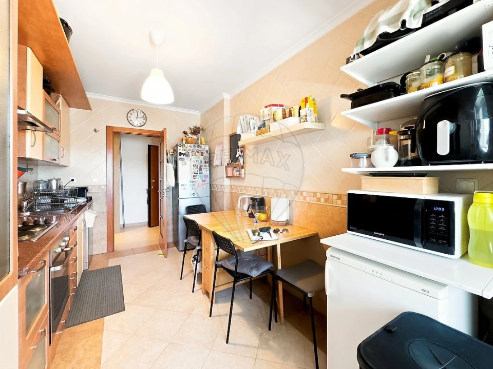 Apartamento T1 para Venda em Carregado e Cadafais Foto 17