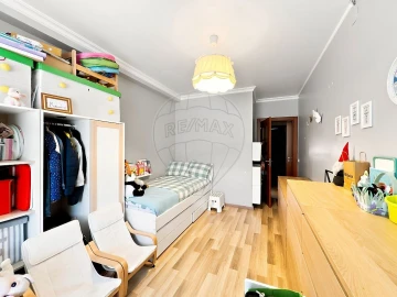 Apartamento T1 para Venda em Carregado e Cadafais