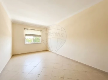 Apartamento T1 para Venda em Carregado e Cadafais