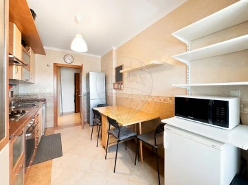 Apartamento T1 para Venda em Carregado e Cadafais