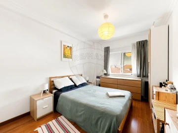 Apartamento T1 para Venda em Carregado e Cadafais