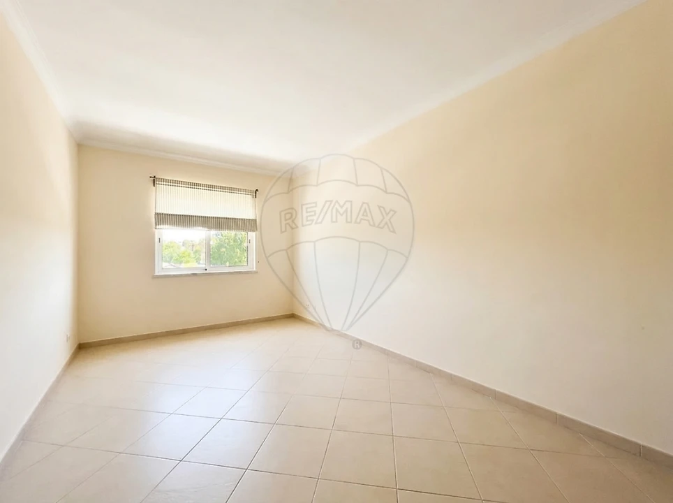 Apartamento T1 para Venda em Carregado e Cadafais Foto 21