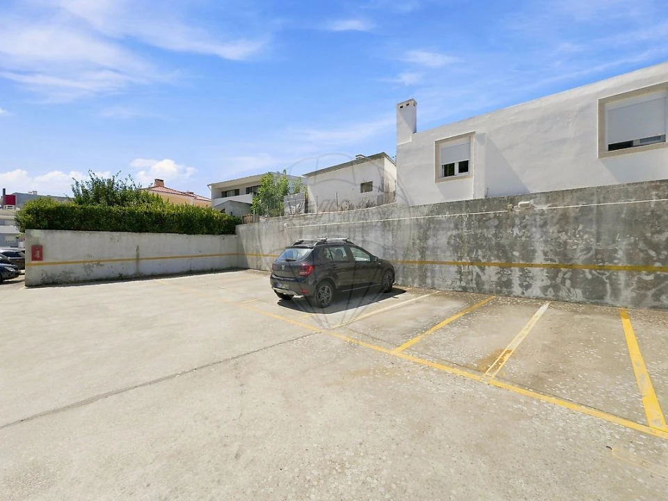Apartamento T1 para Venda em Carregado e Cadafais Foto 30