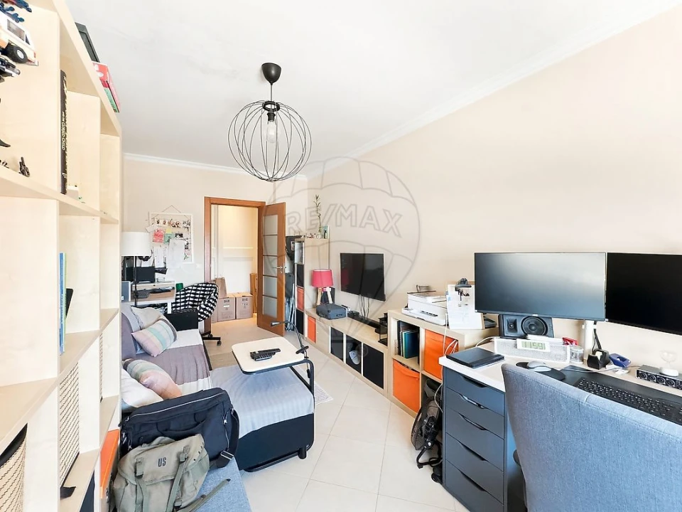 Apartamento T1 para Venda em Carregado e Cadafais Foto 24