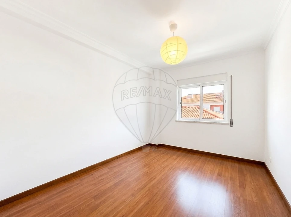 Apartamento T1 para Venda em Carregado e Cadafais Foto 2