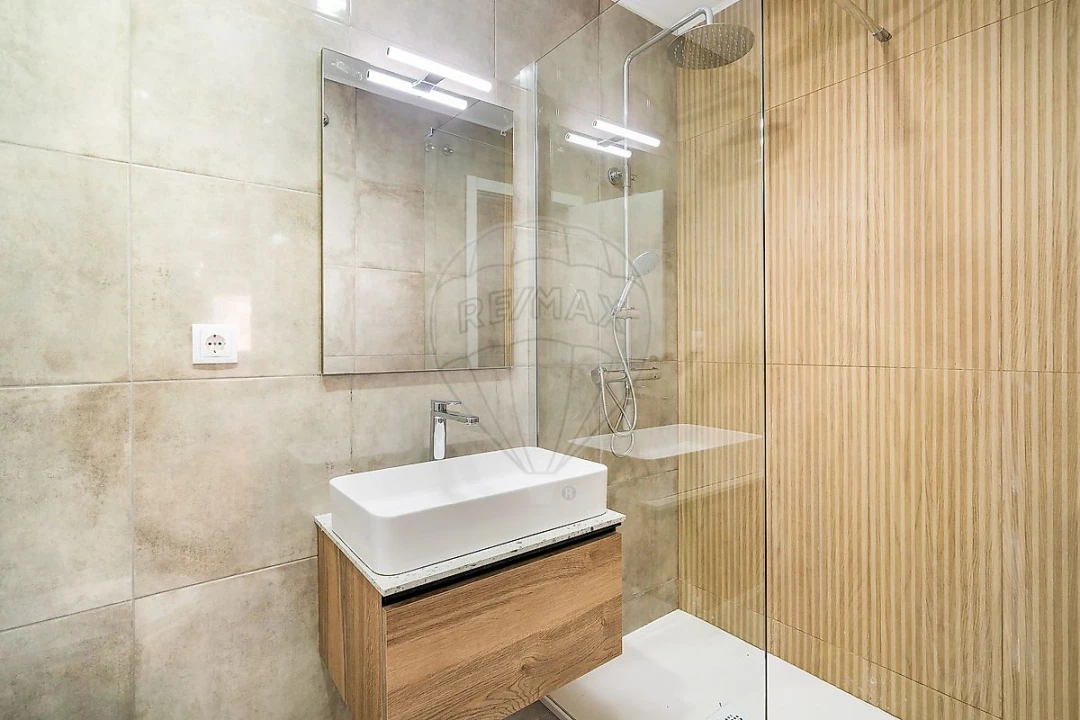Apartamento T2 para Venda em Sacavém e Prior Velho Foto 9