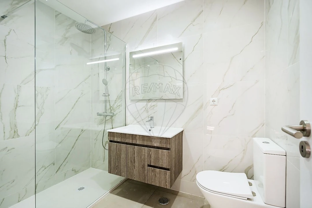 Apartamento T2 para Venda em Sacavém e Prior Velho Foto 14