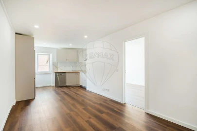Apartamento T2 para Venda em Sacavém e Prior Velho