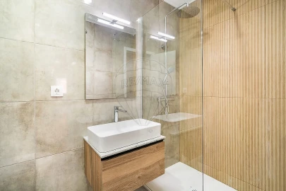 Apartamento T2 para Venda em Sacavém e Prior Velho