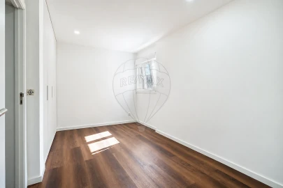 Apartamento T2 para Venda em Sacavém e Prior Velho