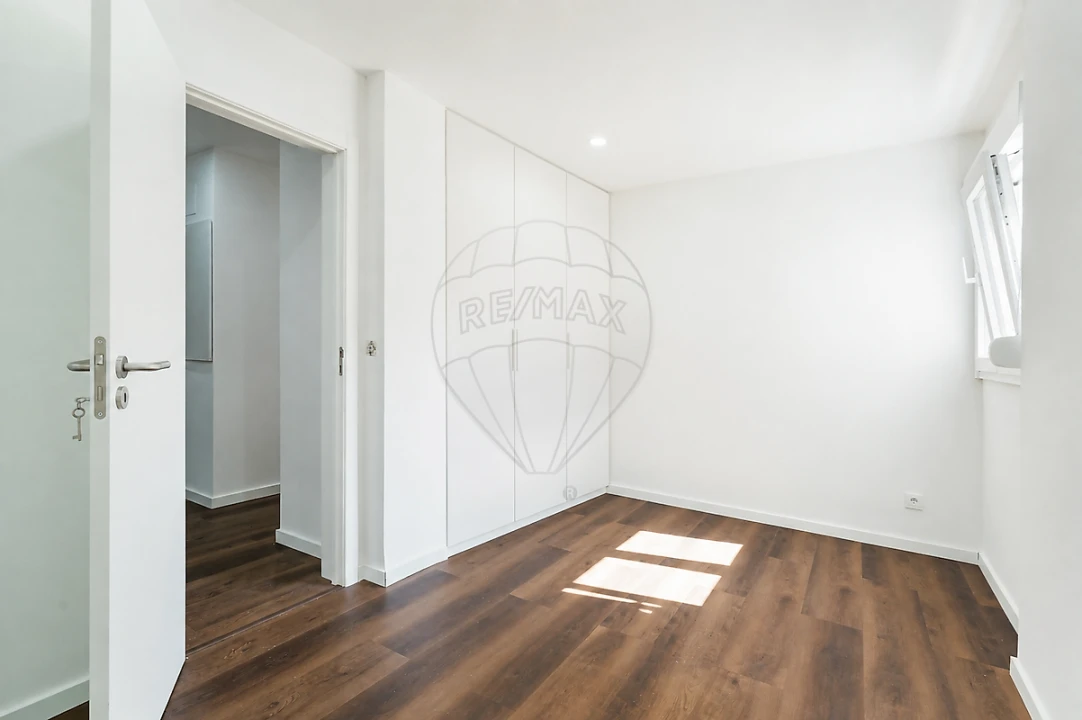 Apartamento T2 para Venda em Sacavém e Prior Velho Foto 17