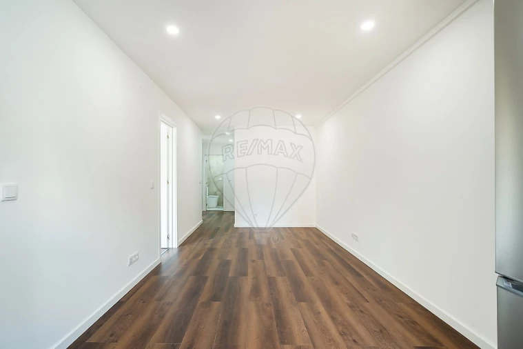 Apartamento T2 para Venda em Sacavém e Prior Velho Foto 8
