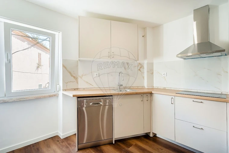 Apartamento T2 para Venda em Sacavém e Prior Velho Foto 7