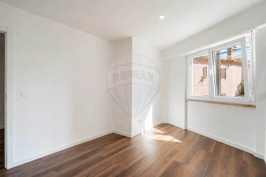 Apartamento T2 para Venda em Sacavém e Prior Velho Foto 19