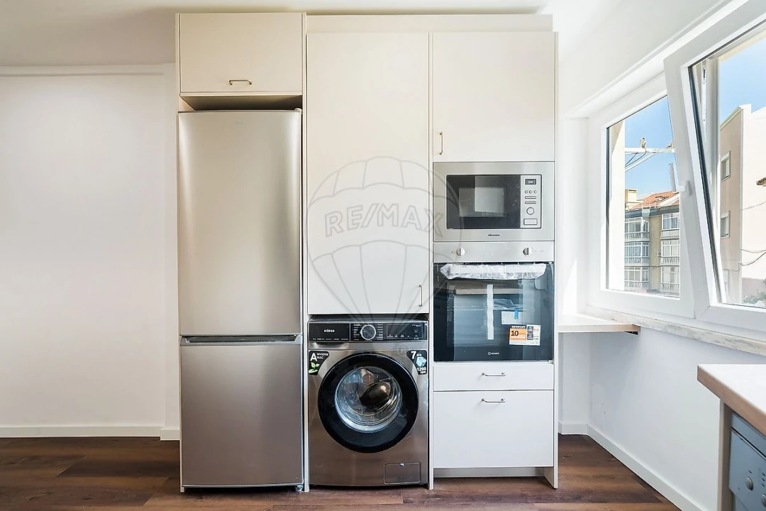 Apartamento T2 para Venda em Sacavém e Prior Velho Foto 3