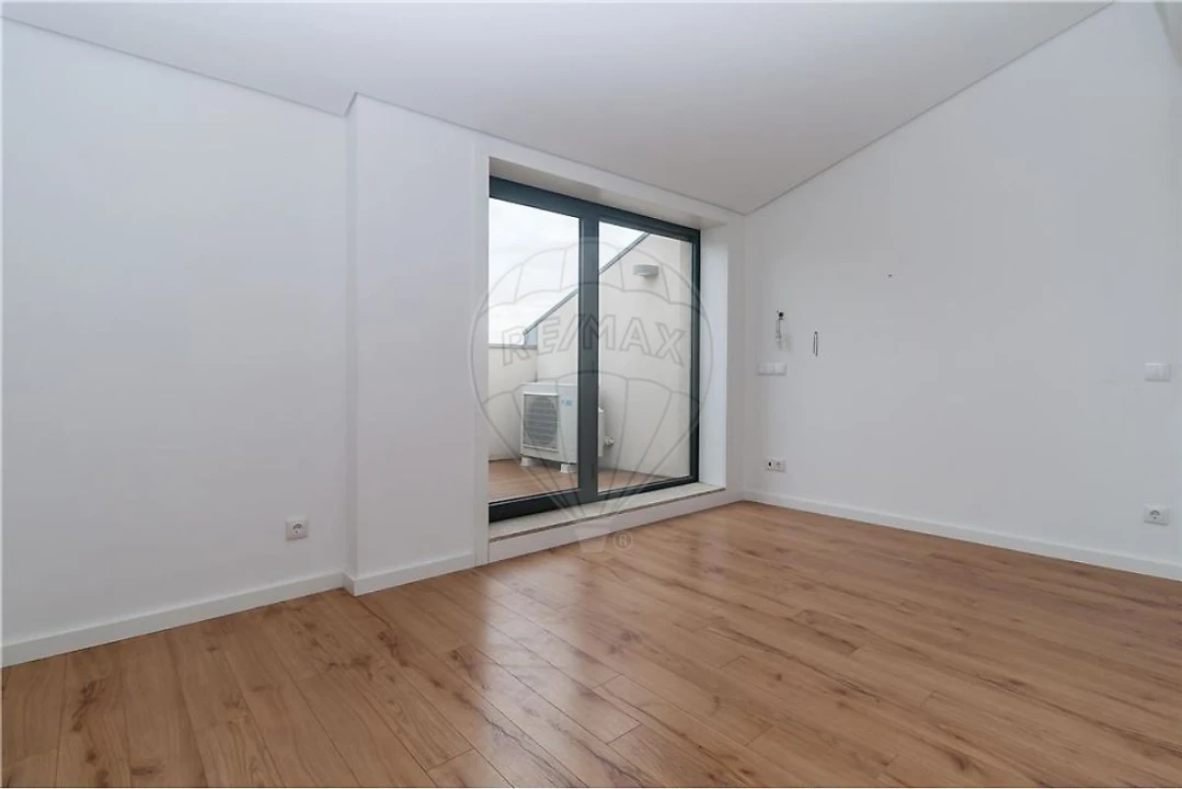 Apartamento T2 para Venda em Bonfim Foto 9