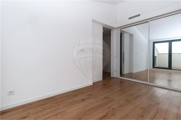 Apartamento T2 para Venda em Bonfim Foto 10