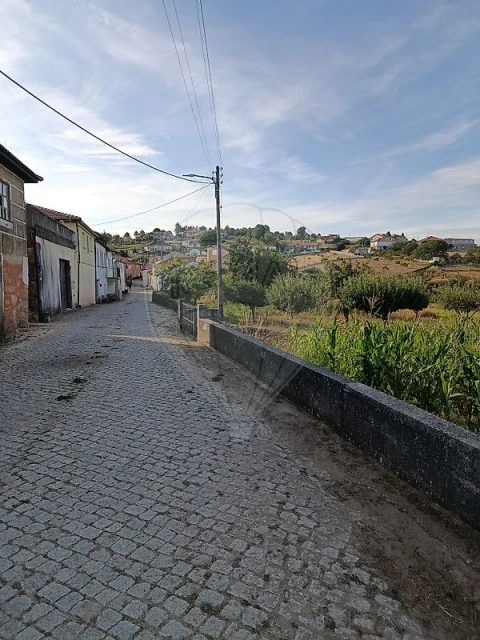 Moradia T4 para Venda em Carrazedo de Montenegro e Curros