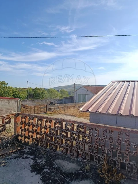 Moradia T4 para Venda em Carrazedo de Montenegro e Curros