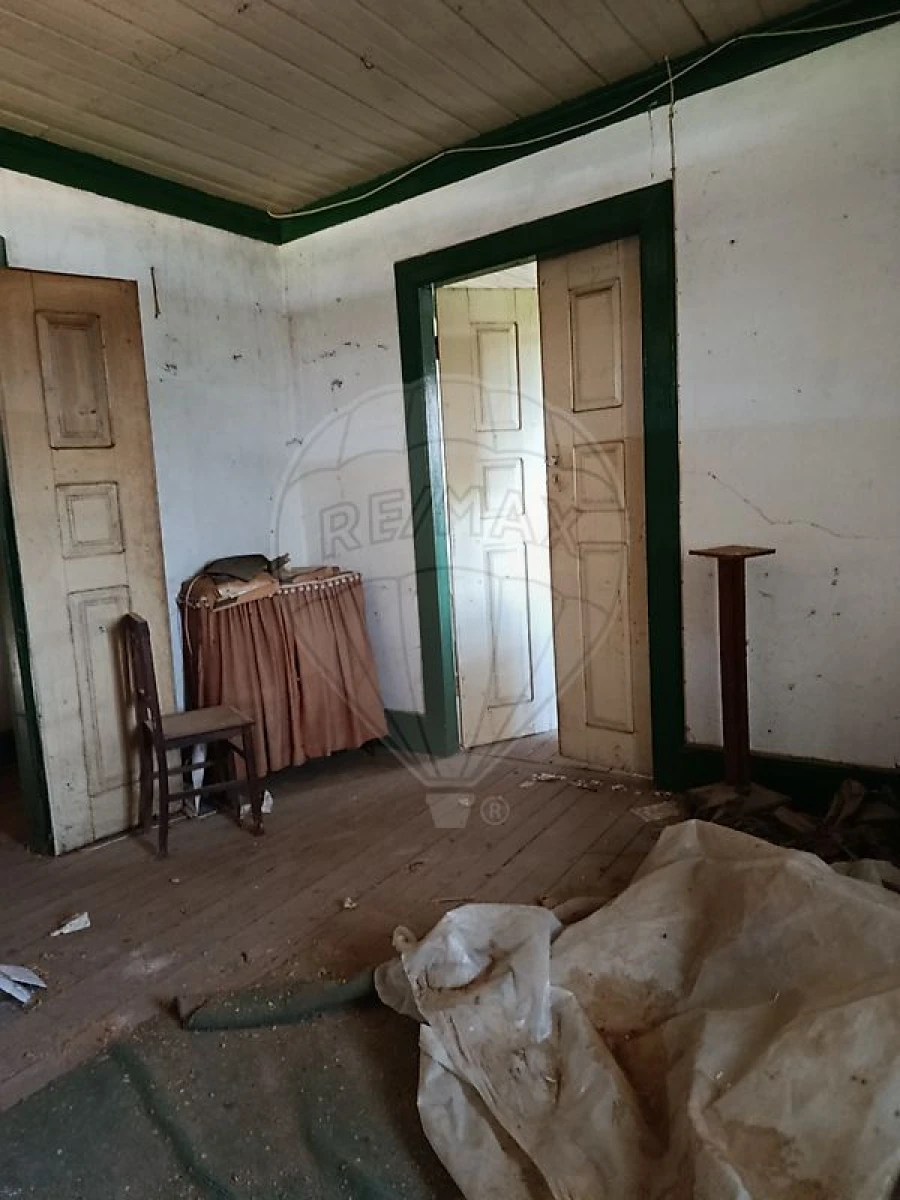 Moradia T4 para Venda em Carrazedo de Montenegro e Curros Foto 7