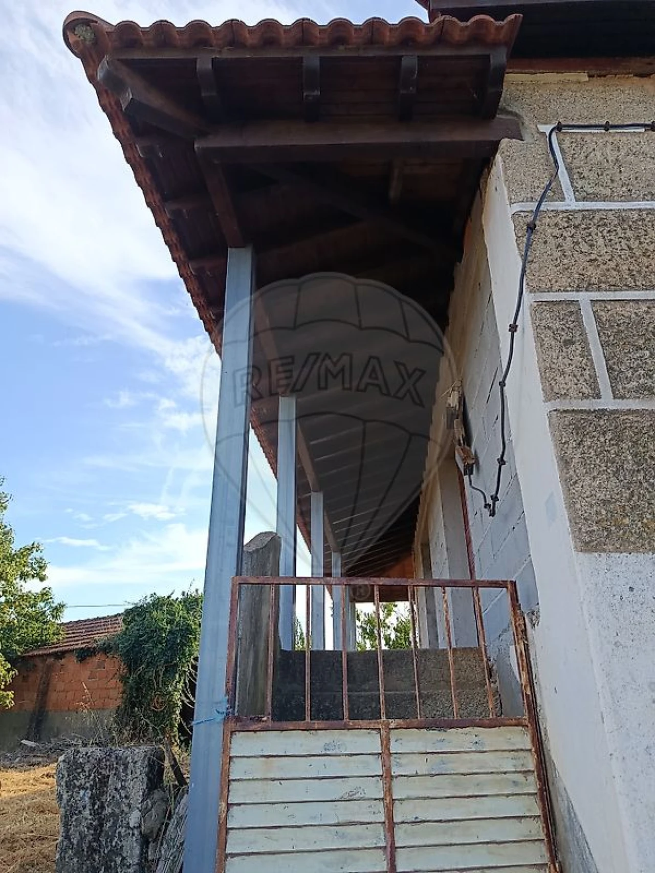 Moradia T4 para Venda em Carrazedo de Montenegro e Curros Foto 1