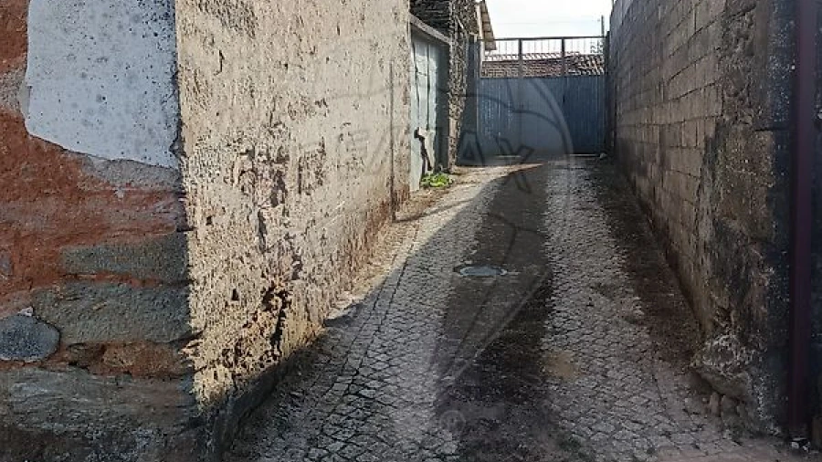 Moradia T4 para Venda em Carrazedo de Montenegro e Curros