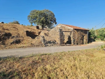 Moradia T3 para Venda em Carvoeiro