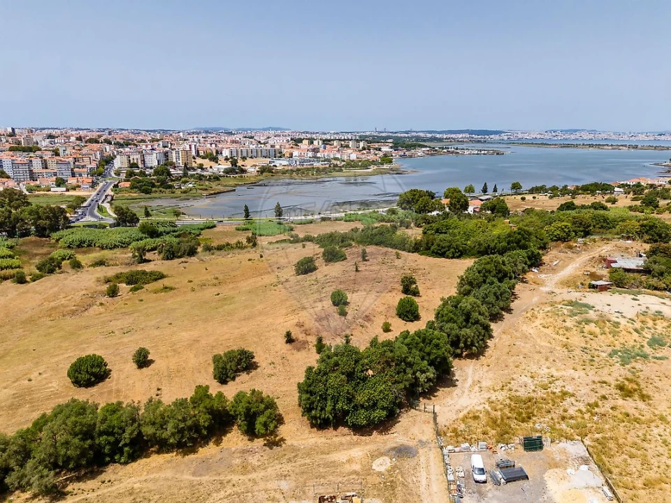 Apartamento T2 para Venda em Seixal, Arrentela e Aldeia de Paio Pires Foto 1