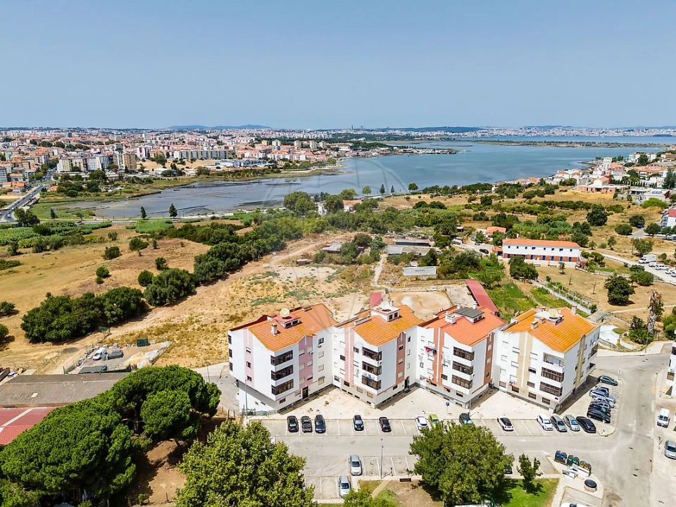 Apartamento T2 para Venda em Seixal, Arrentela e Aldeia de Paio Pires Foto 4