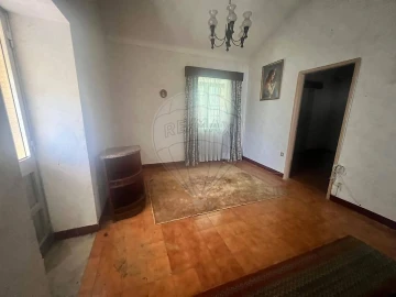 Moradia T2 para Venda em Anta e Guetim