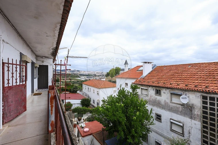 Apartamento T2 para Venda em Pontinha e Famões Foto 16