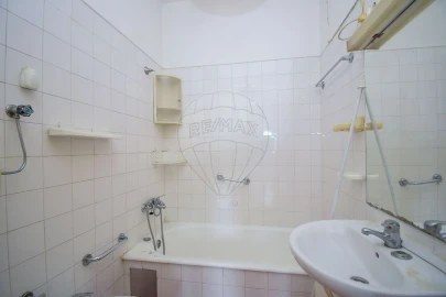 Apartamento T1 para Venda em Queluz e Belas
