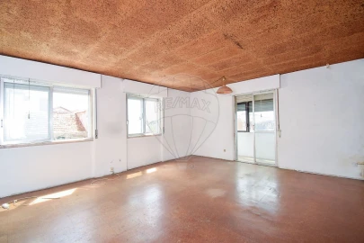 Apartamento T1 para Venda em Queluz e Belas