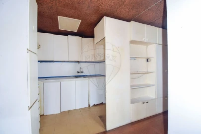 Apartamento T1 para Venda em Queluz e Belas