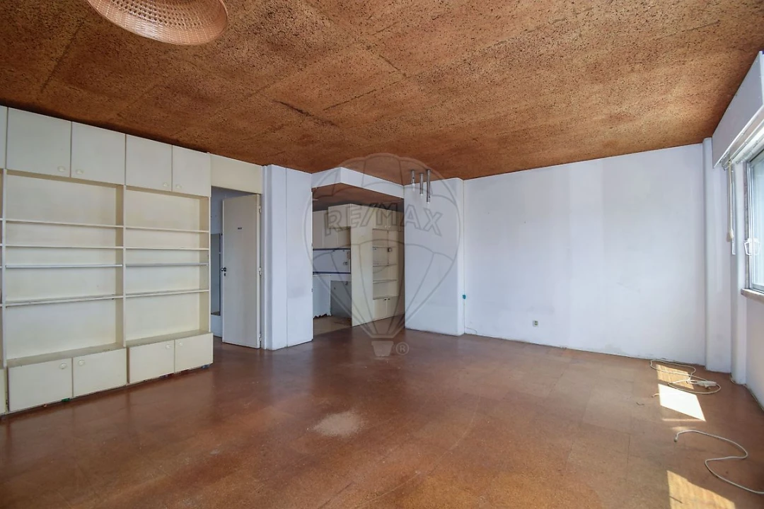 Apartamento T1 para Venda em Queluz e Belas Foto 8